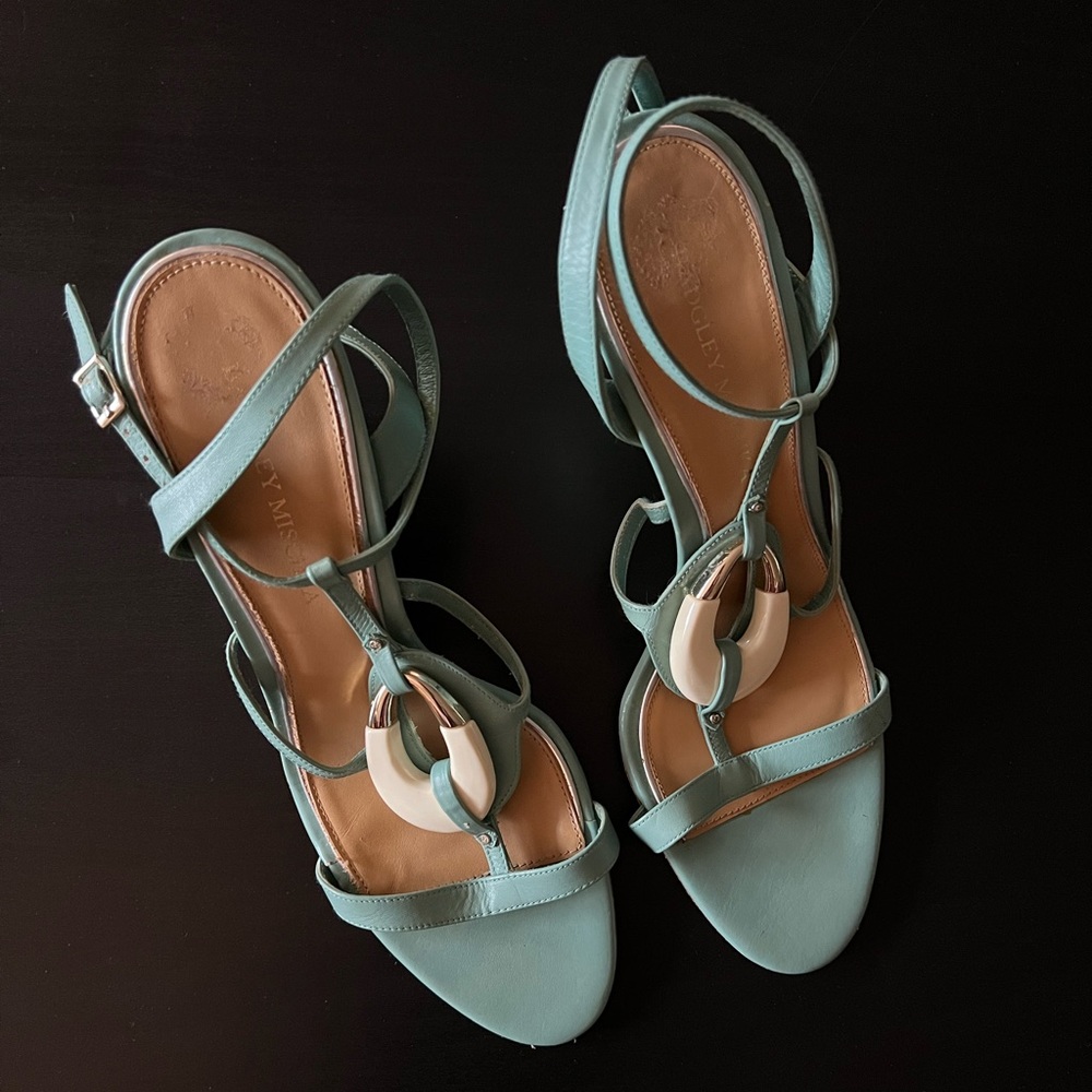 “Badgley Mischka” Turquoise Sandal Wedges